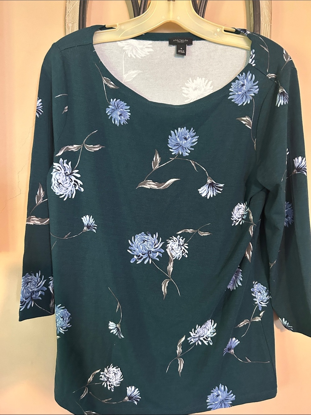 Ann Taylor Dark Green Floral Scoop Neck Long Sleeve Top